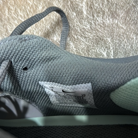 Women’s Nike Gray Hyerpdiamond 4 Elite Metal Softball Cleats Size: 9 - Picture 15 of 15